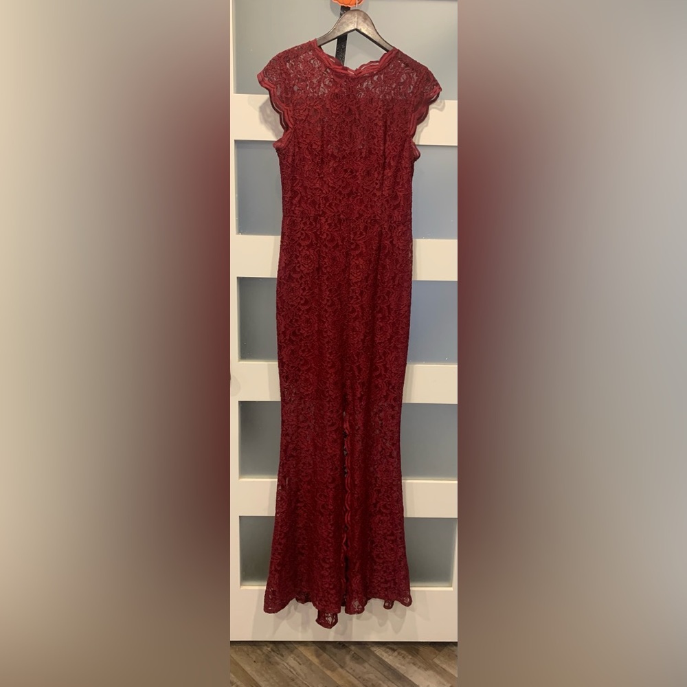 Elegant Burgundy Lace Dress